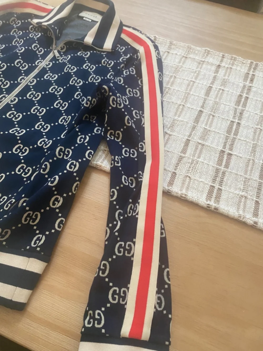 Gucci zip up with gucci garment bag